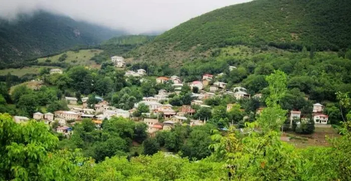 روستای زیبای کندولس احاطه شده در کوهستان سرسبز یکی از جاهای دیدنی اطراف موزه گالری دیدی ایزدشهر 87686798678